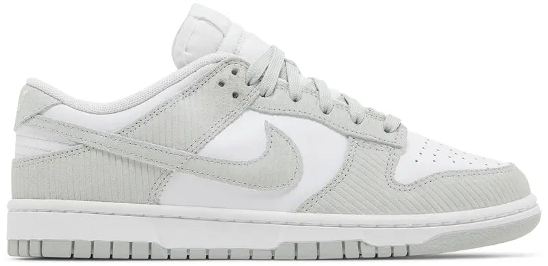 Wmns Nike Dunk Low SE 