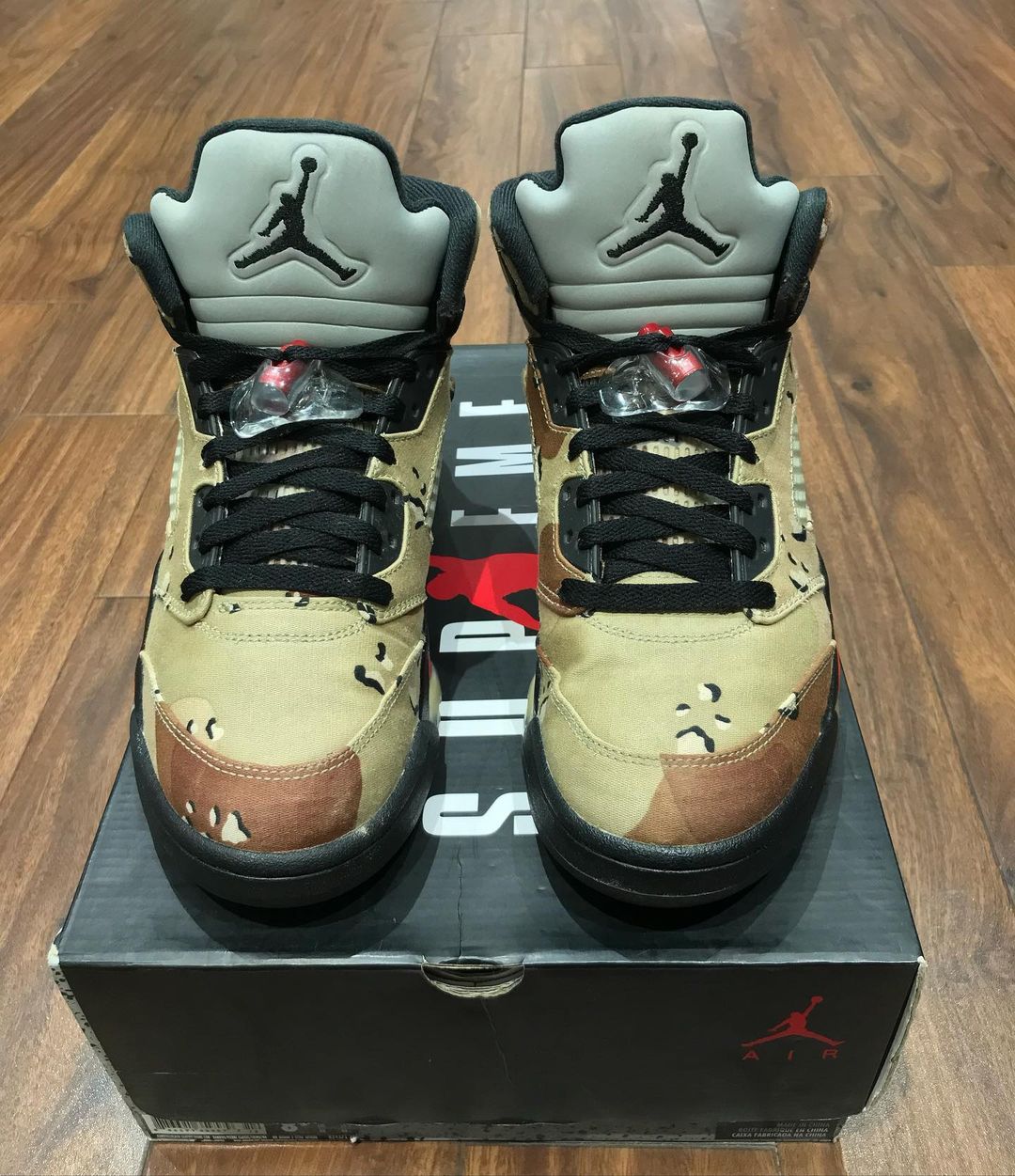 Air Jordan 5 Retro x Supreme 