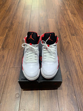 Air Jordan 5 Retro "Fire Red Black Tongue"