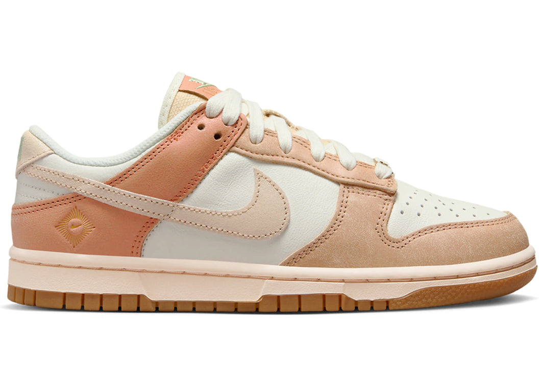 WMNS Nike Dunk Low SE 