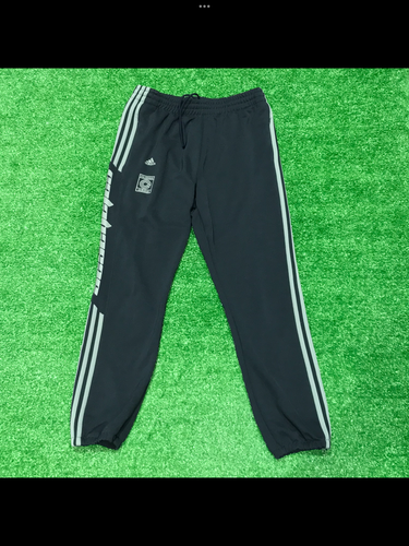 Yeezy x Adidas Calabasas 