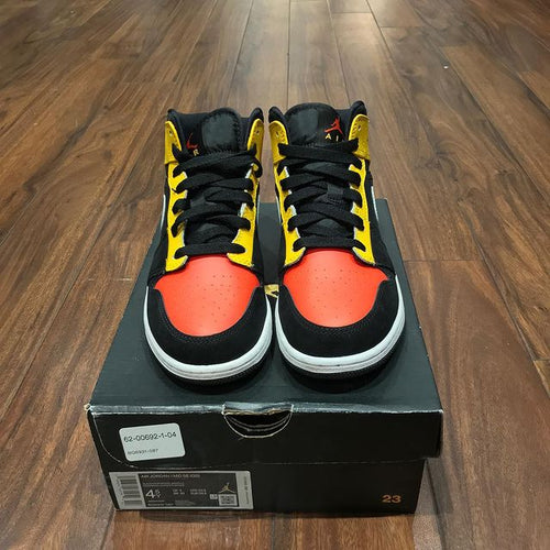 Air Jordan 1 Mid SE 